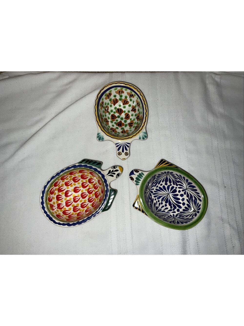 Mexican Majolica Pottery Turtle Shaped Ceramic Salsa Bowls Set of 3 Hand Painted